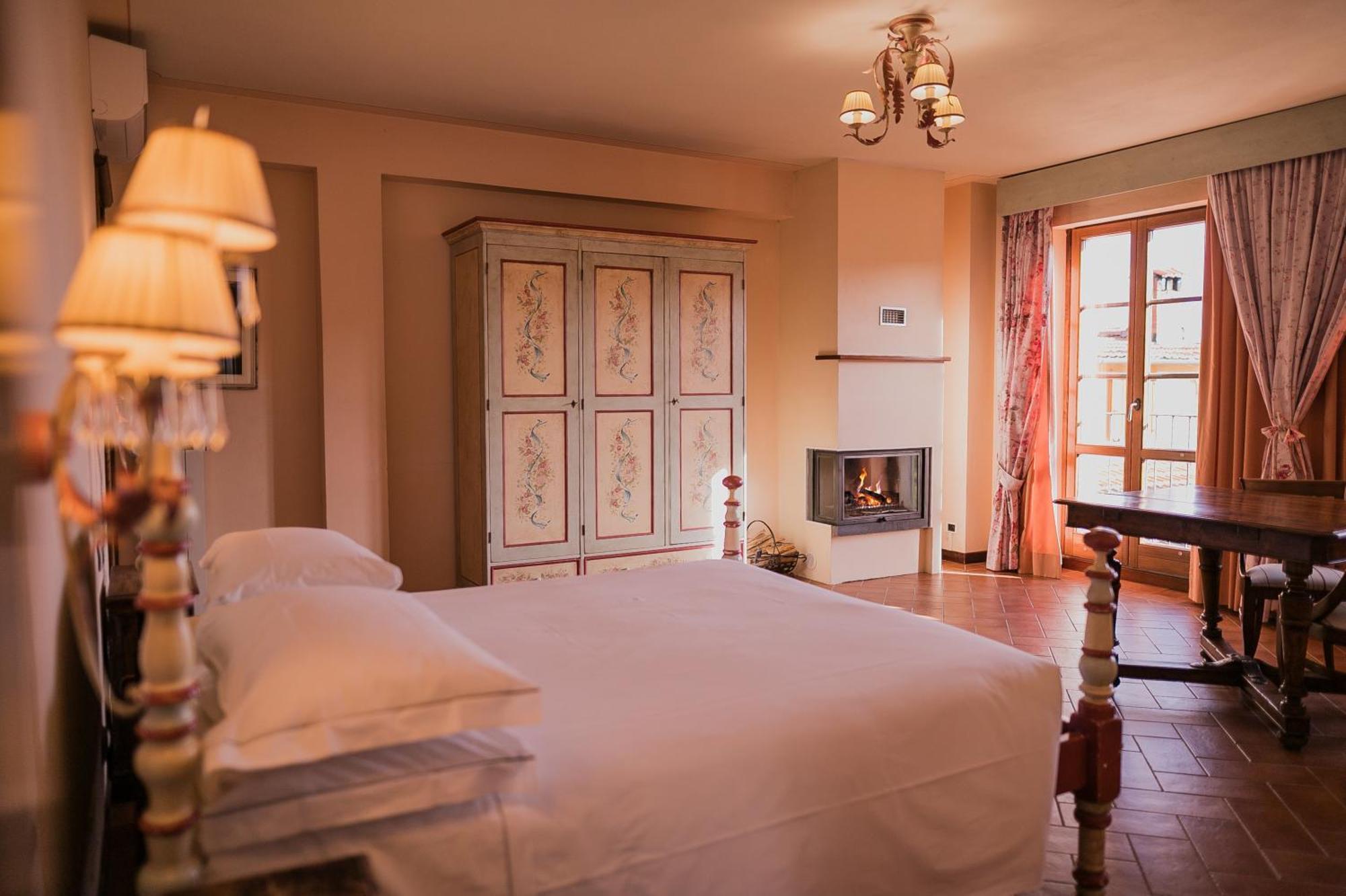 Borgo I Tre Baroni - Spa Suites & Resort Poppi Exterior photo